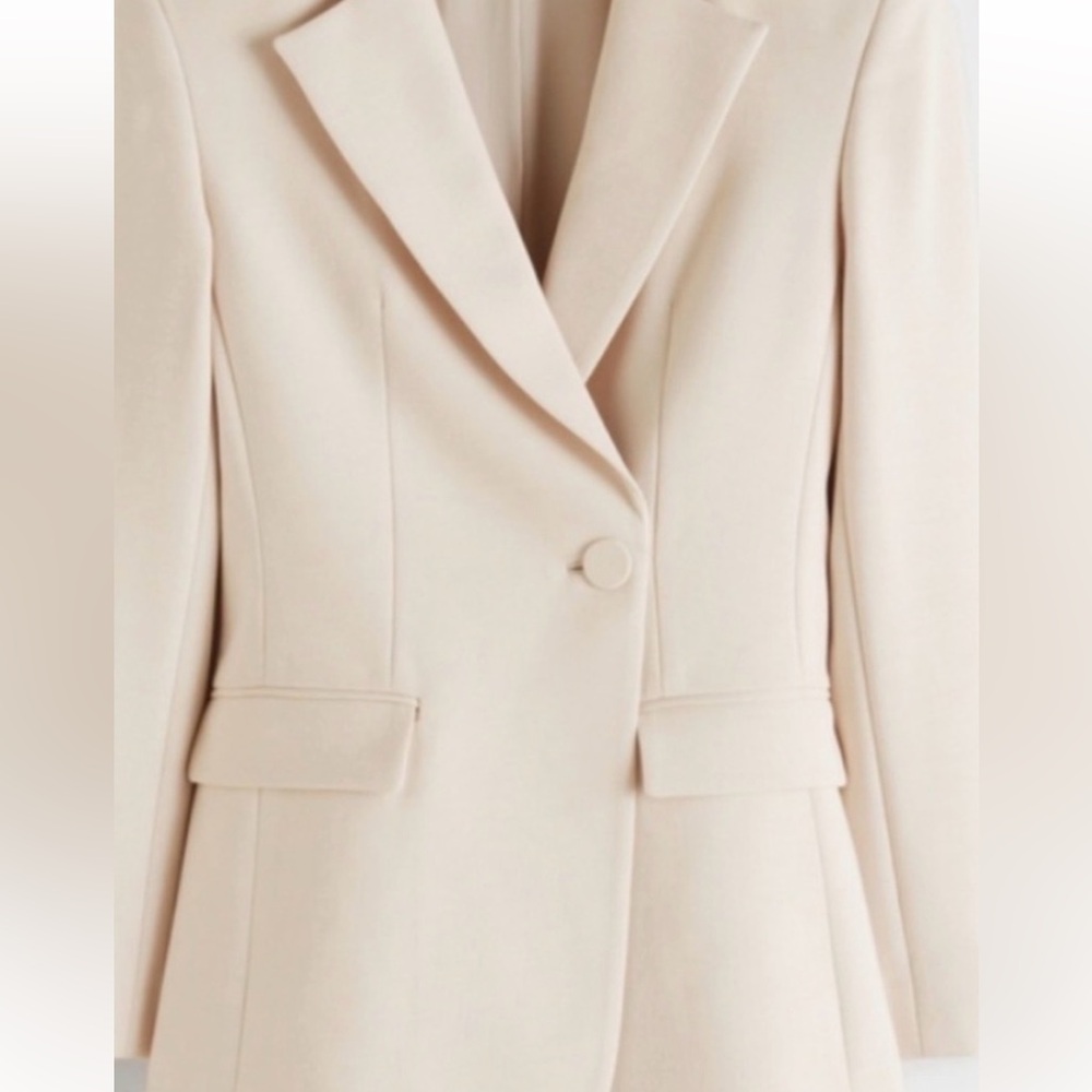 & Other Stories Asymmetrical Blazer in
Cream Size 0